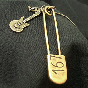 Pin&amp;Guitar&amp;note motive necklace